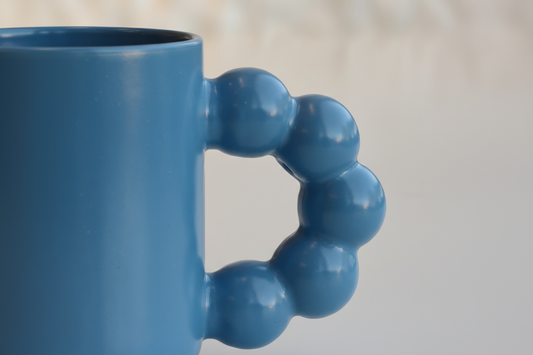 Mug azul detalle asa minimalista