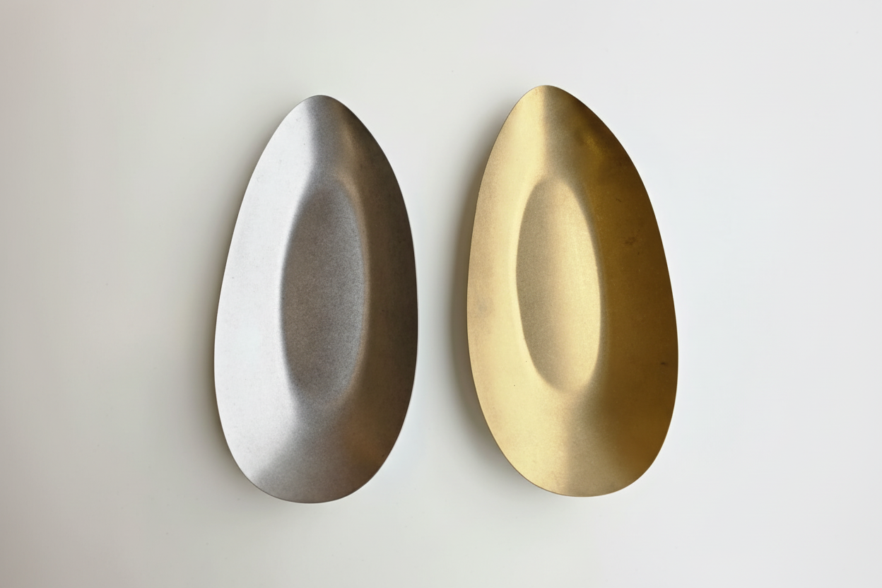 Platos ovales cerámicos - gris y dorado metálico