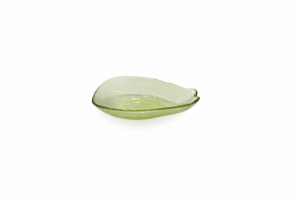 Bandeja verde cristal fondo blanco puro
