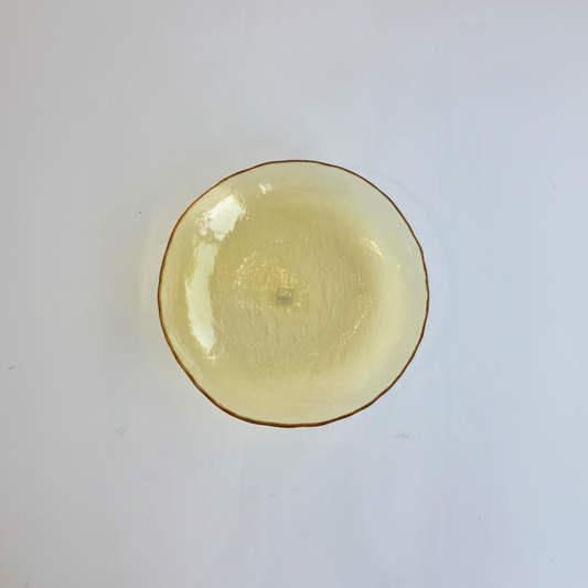 Bol amarillo cenital fondo blanco
