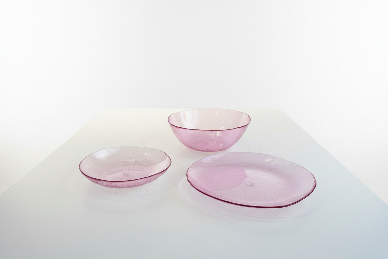 Colección rosa tres piezas fondo blanco