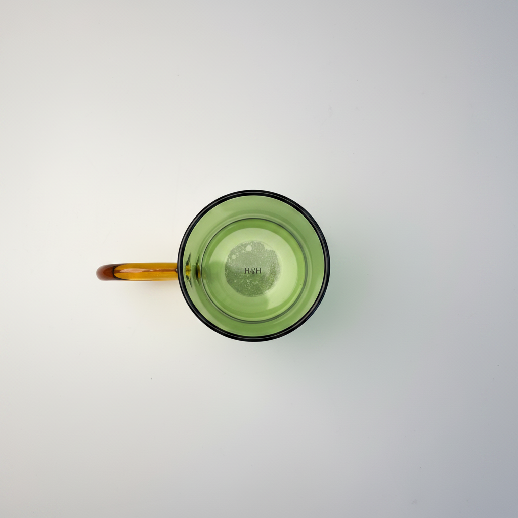 Kobo Ceramic – Taza verde fondo blanco