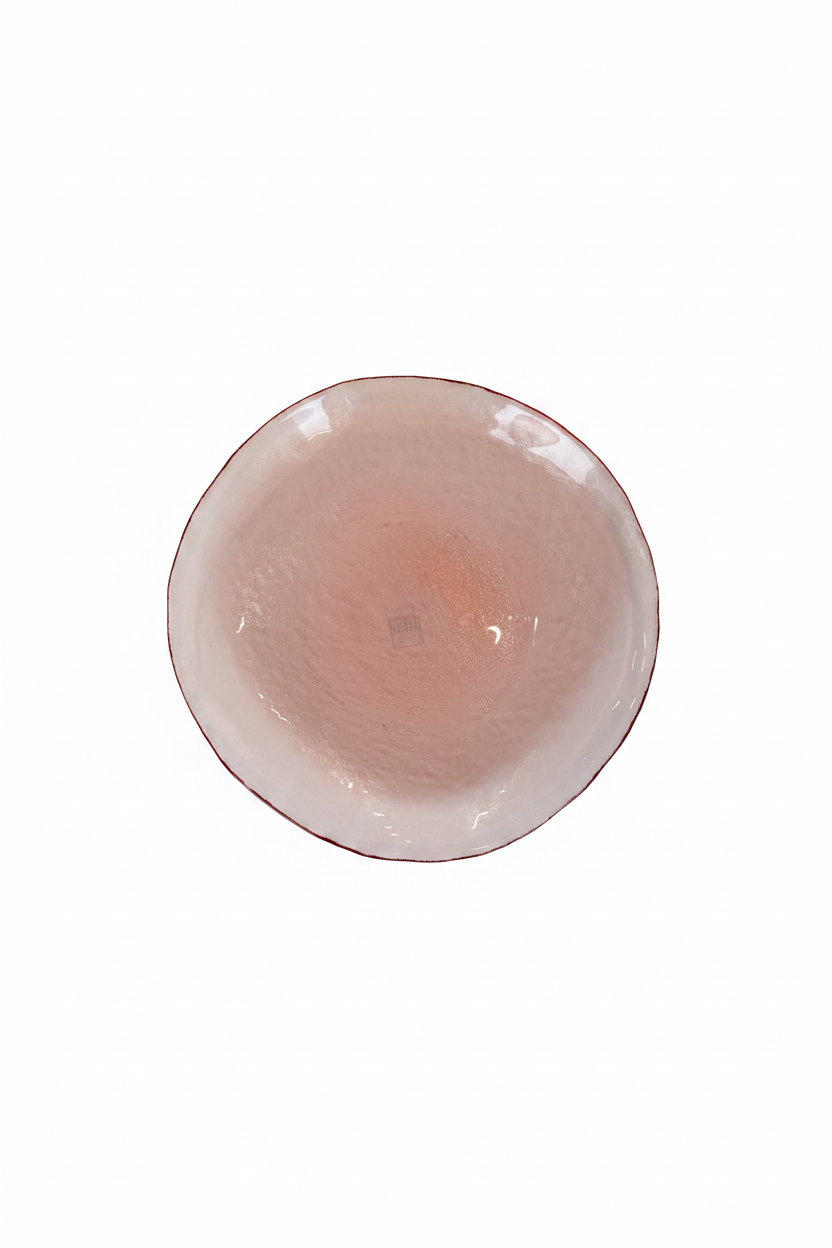 Plato rosa fondo blanco puro