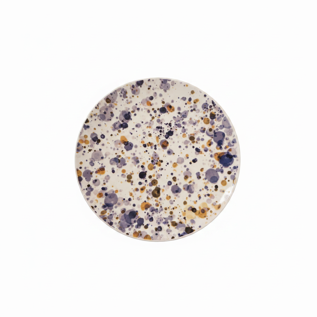 Plato violeta mostaza cenital fondo blanco puro