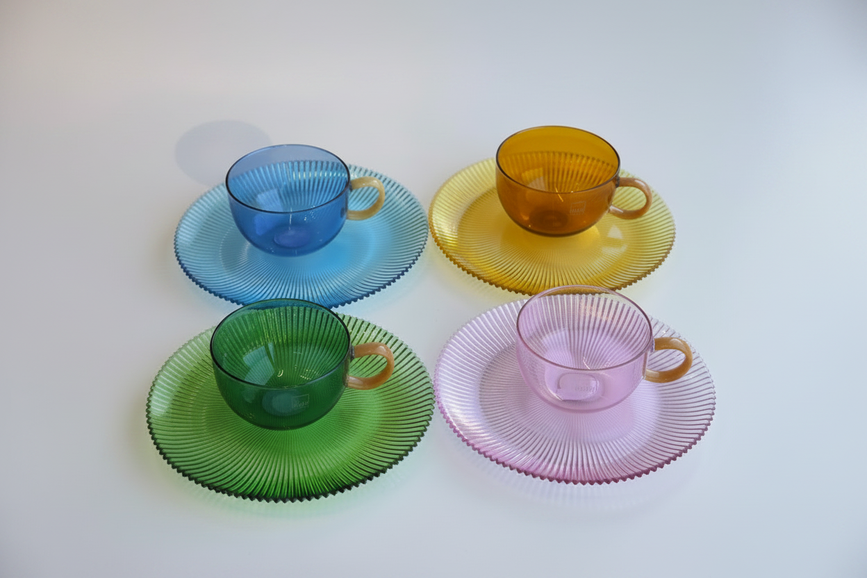 Set tazas y platos vista angular