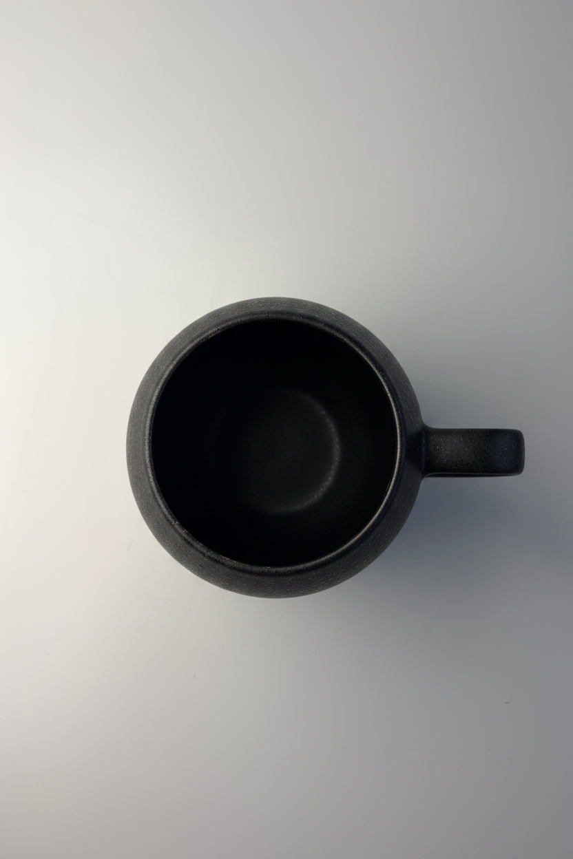 Taza Negra Cenital — Catálogo