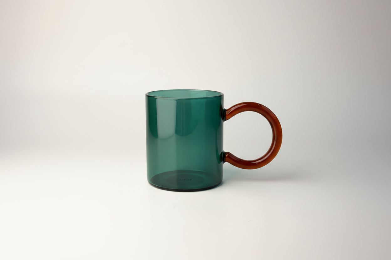 Taza verde frontal - fondo blanco