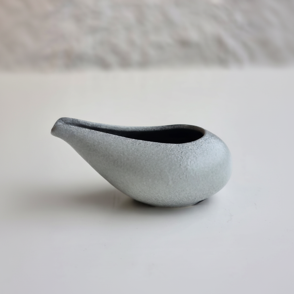 Vasija cerámica gris-azul